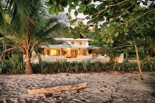 Tropico Latino Landing
