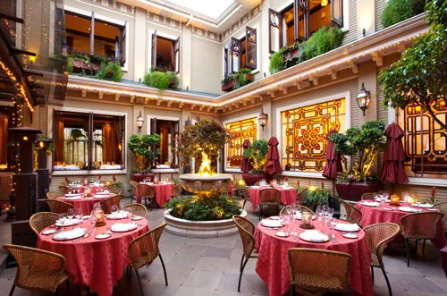 Laxurious Restaurant at Hotel Grano de Oro