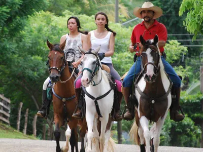 some rourists are enjoying Casagua Horses Tours