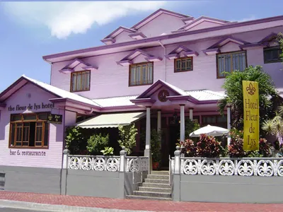 front view of mansion del parque bolivar