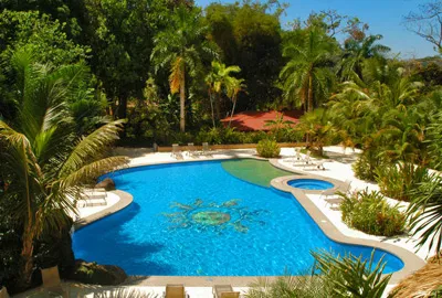 beautifully designed swimming pool at docelunas