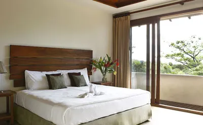 Well decorated room with king size bed