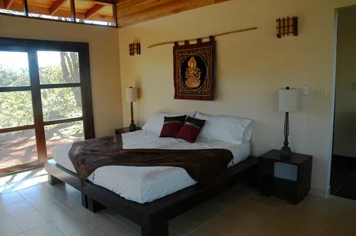 Beautifully decorated room in Ahki retreat