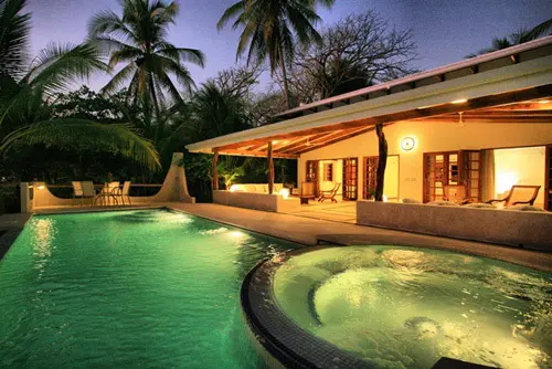 Laxurious beach front suite with grand swimming pool